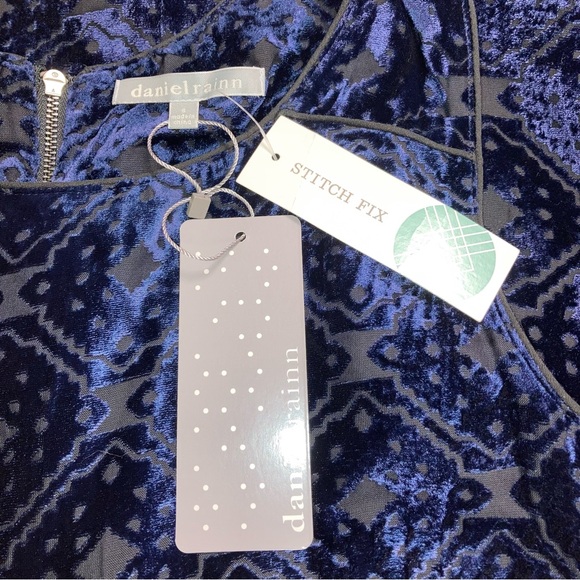 🆕 NWT DANIEL RAINN Stitch Fix Tank Top Women's Small Velvet Blouse Navy Printed - Picture 3 of 7